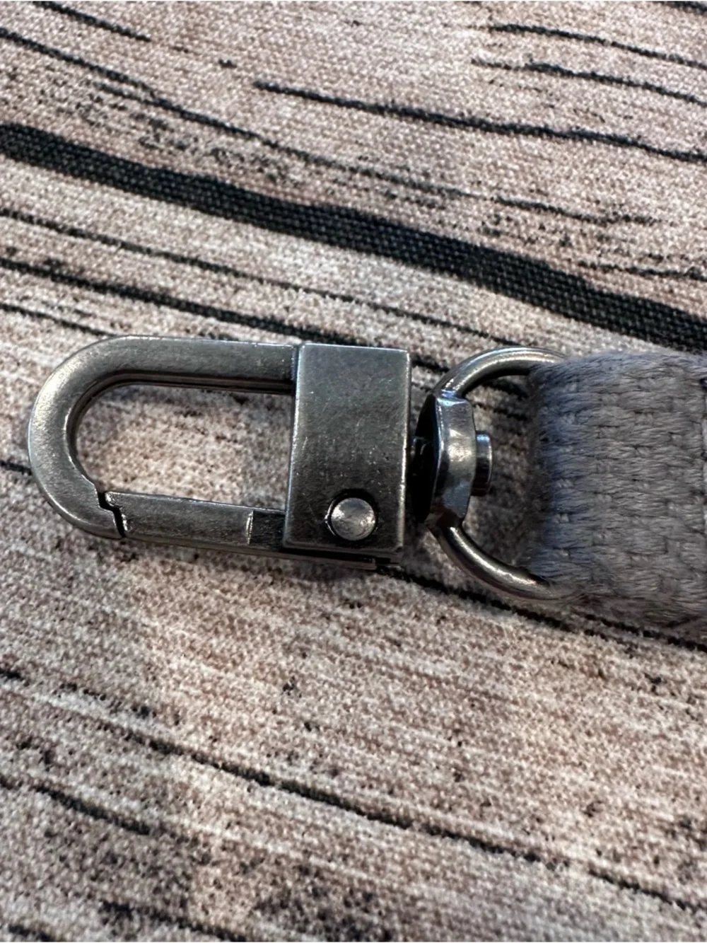 Lot of 2 Keychains: Cotopaxi Do Good Multicolor and Unbranded Grey - Picture 6 of 7